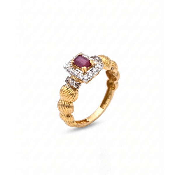 Ladies Gold Ring